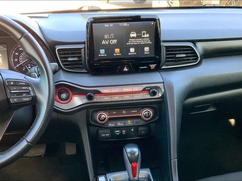 Used 2021 Hyundai Veloster 2.0 Premium image 6