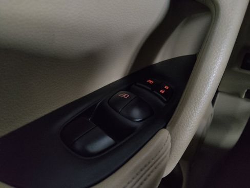 Used 2015 Nissan Rogue SL FWD image 27