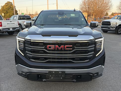 Used 2025 GMC Sierra 1500 SLT image 3