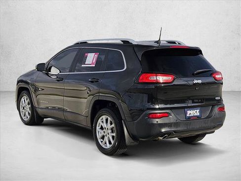 Used 2016 Jeep Cherokee Latitude w/ Safety/Convenience Group FWD image 8