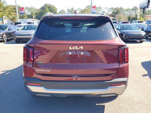 Certified 2024 Kia Sorento S w/ Panoramic Sunroof Package image 5