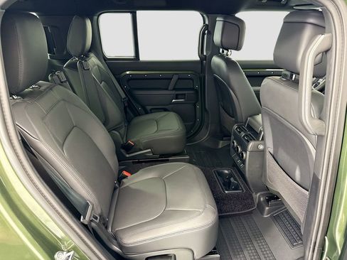 New 2026 Land Rover Defender 130 X-Dynamic SE AWD/4WD image 21
