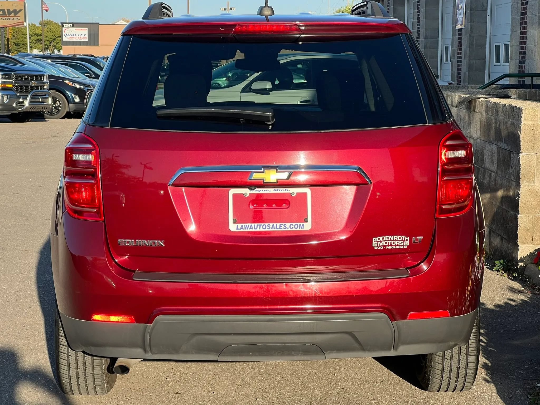 Used 2017 Chevrolet Equinox LT w/ Convenience Package FWD image 8
