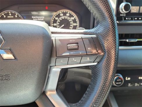 Used 2022 Mitsubishi Outlander SE image 32