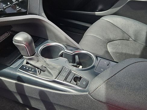 Used 2020 Toyota Camry XSE FWD image 20