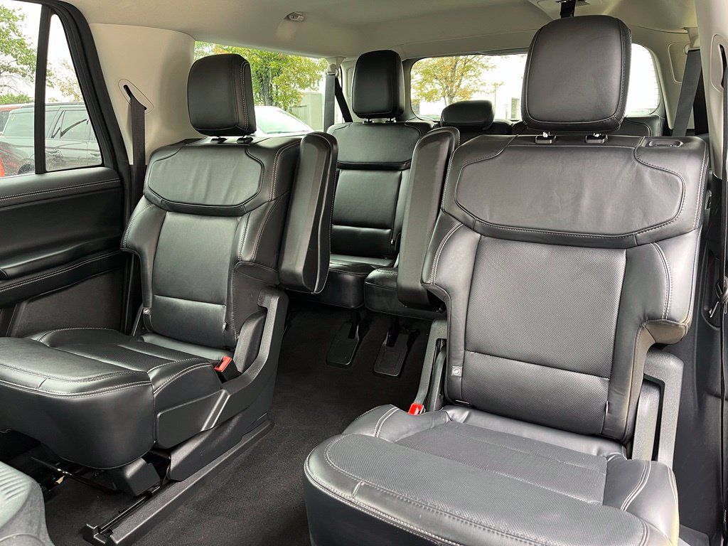 Used 2025 Ford Expedition Max Platinum w/ Driver's Package AWD/4WD image 14