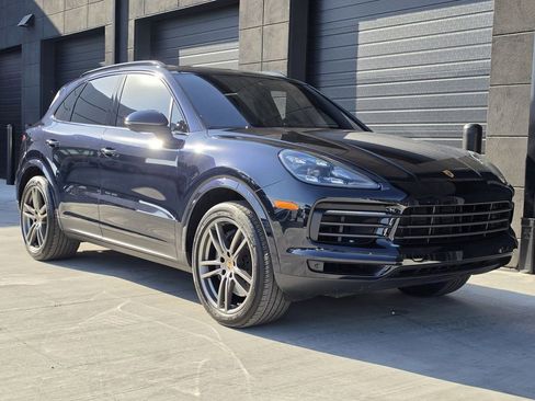 Certified 2023 Porsche Cayenne image 6