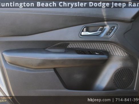 Used 2025 Nissan Ariya FWD image 9