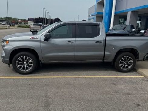 Used 2023 Chevrolet Silverado 1500 RST w/ Z71 Off-Road Package AWD/4WD image 8
