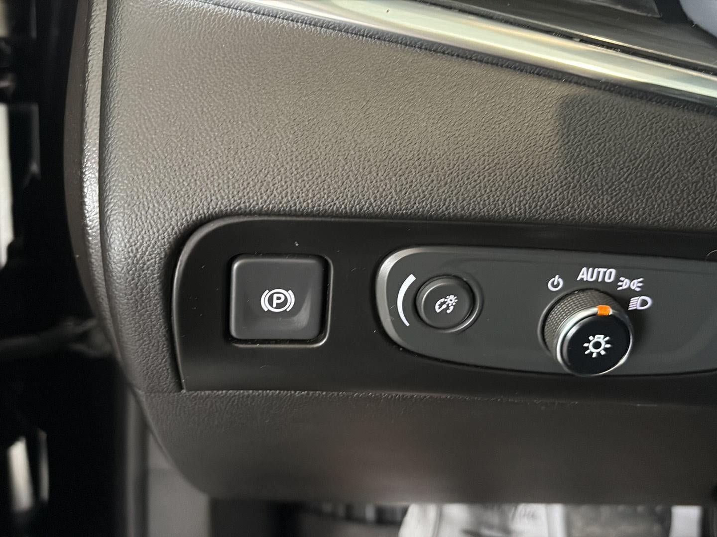 Used 2021 Buick Enclave Premium w/ Surround and Sites Package AWD/4WD image 16
