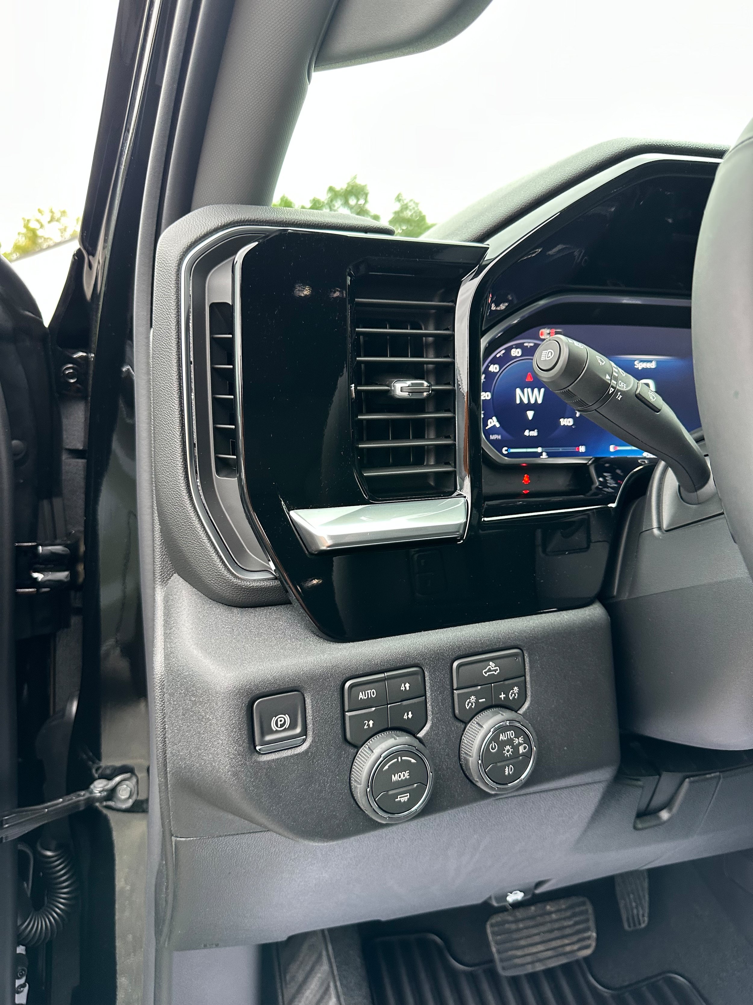 New 2026 Chevrolet Silverado 1500 RST w/ Z71 Off-Road Package AWD/4WD image 18