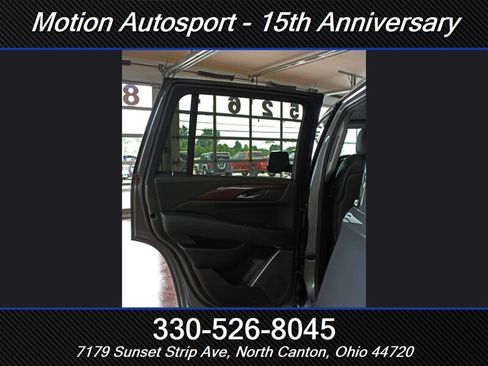 Used 2020 Cadillac Escalade Luxury AWD/4WD image 27