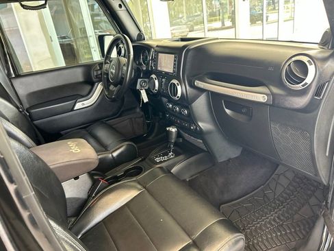 Used 2012 Jeep Wrangler Unlimited Rubicon w/ Connectivity Group AWD/4WD image 22