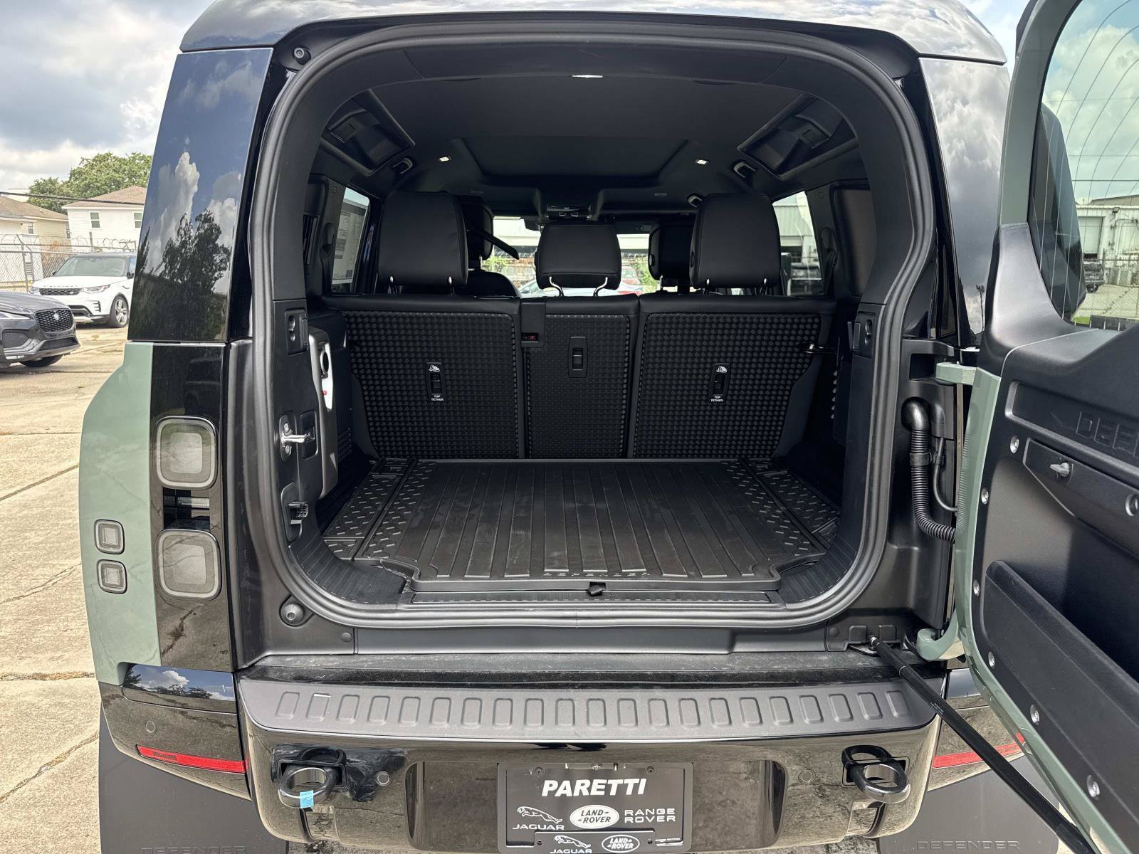 New 2026 Land Rover Defender 110 AWD/4WD image 7