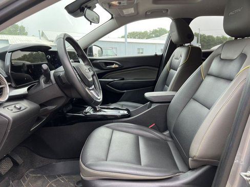 Used 2024 Chevrolet Trax ACTIV w/ Sunroof Package FWD image 3