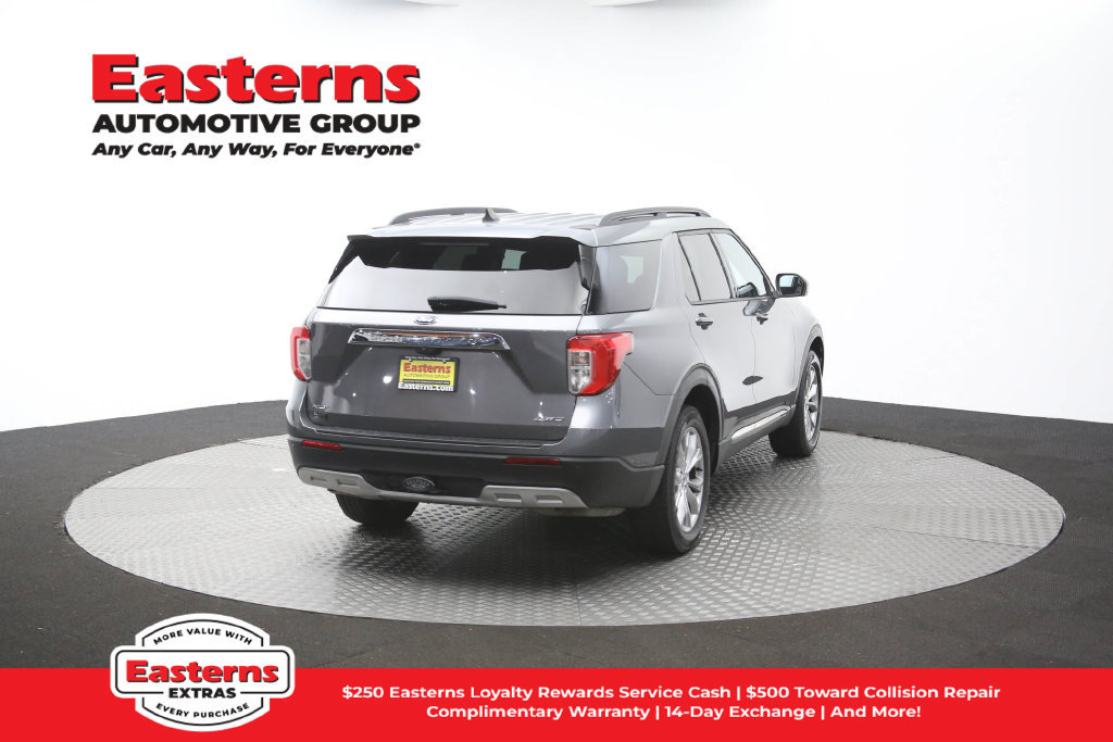 Used 2024 Ford Explorer XLT w/ Equipment Group 202A AWD/4WD image 43