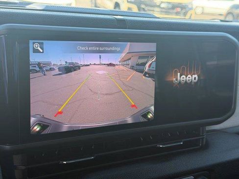 Used 2025 Jeep Gladiator Sport AWD/4WD image 26