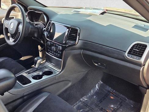 Used 2022 Jeep Grand Cherokee Laredo X image 23