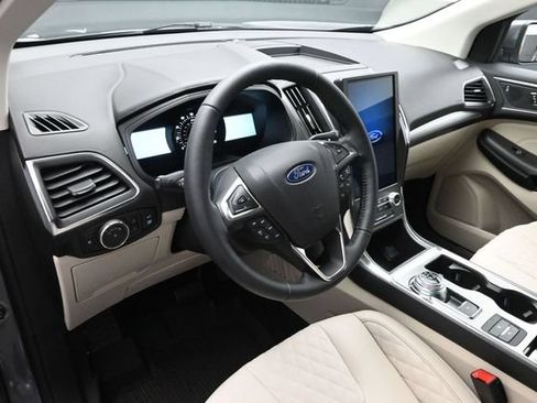 Certified 2024 Ford Edge Titanium AWD/4WD image 9