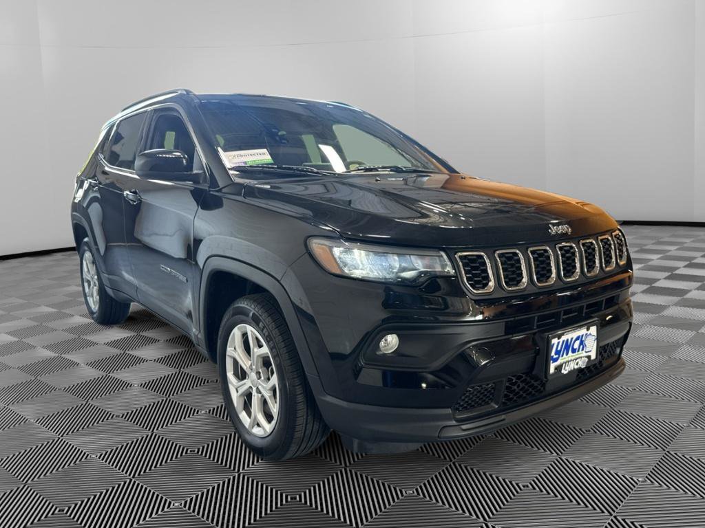 Used 2024 Jeep Compass Latitude AWD/4WD image 7