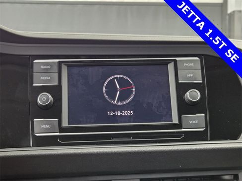 Used 2023 Volkswagen Jetta SE image 28