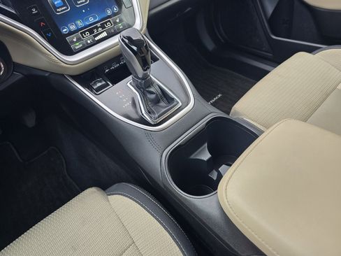 Used 2024 Subaru Outback Premium AWD/4WD image 18