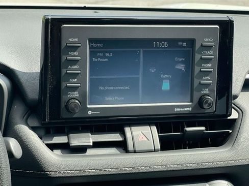 Used 2021 Toyota RAV4 LE image 15