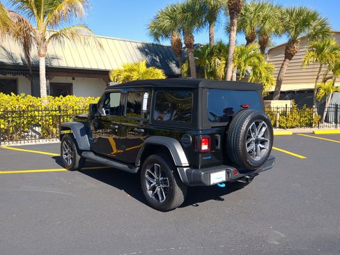 Used 2024 Jeep Wrangler Sport S w/ LED Headlamp & Fog Lamp Group image 8