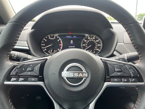 Used 2024 Nissan Altima 2.5 SR FWD image 44