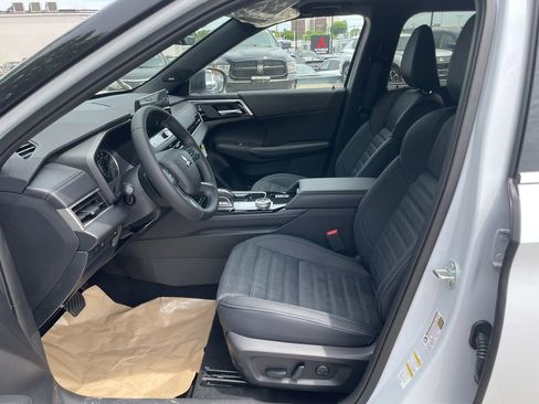 New 2026 Mitsubishi Outlander AWD image 12
