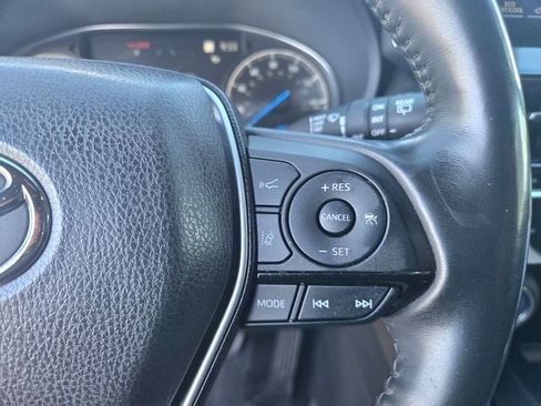 Certified 2022 Toyota Venza Limited image 22