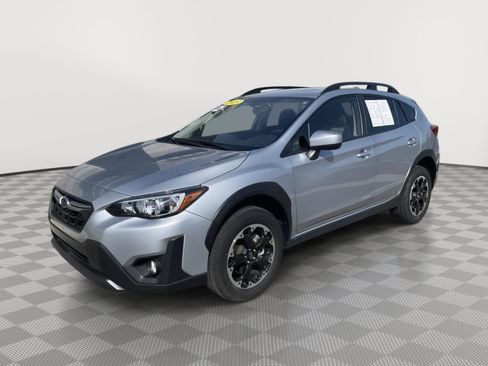 Used 2023 Subaru Crosstrek 2.0i Premium image 3
