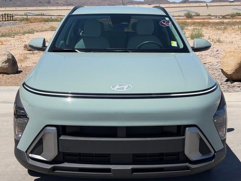 Used 2025 Hyundai Kona SEL FWD image 3