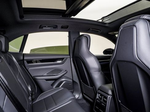 New 2025 Porsche Macan 4S Electric image 16