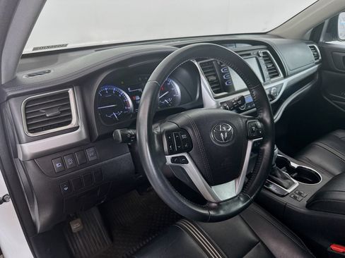 Used 2018 Toyota Highlander SE AWD/4WD image 9