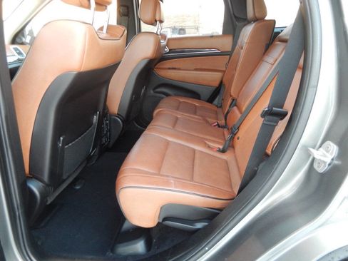 Used 2012 Jeep Grand Cherokee Overland Summit image 31