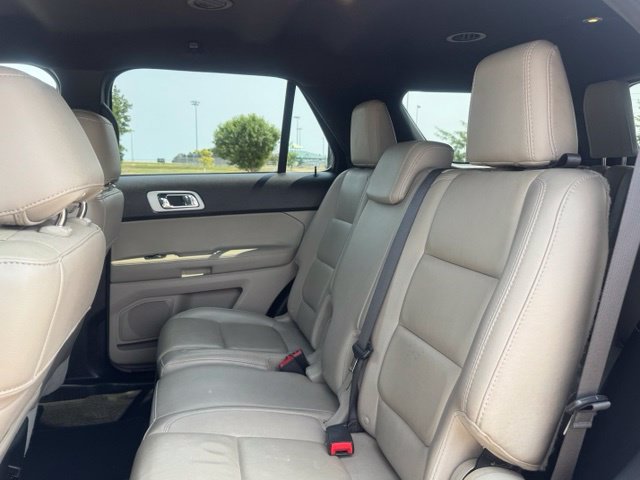 Used 2014 Ford Explorer XLT w/ Equipment Group 202A AWD/4WD image 30