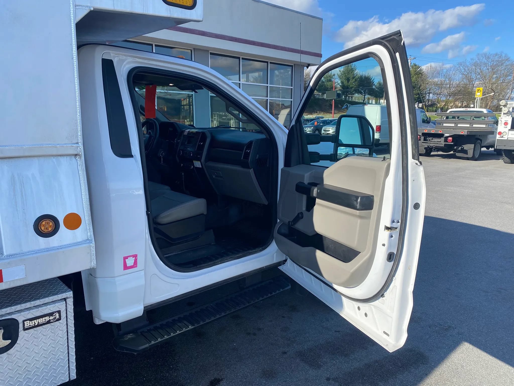 Used 2019 Ford F550 4x4 Regular Cab Super Duty image 23
