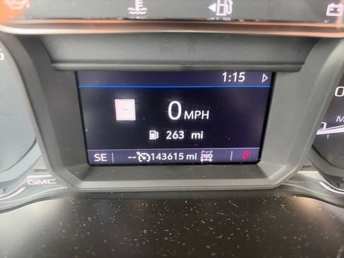 Used 2019 GMC Sierra 1500 SLT w/ SLT Premium Plus Package AWD/4WD image 17