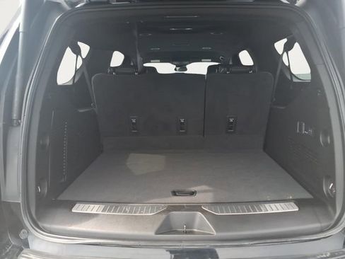 Used 2024 Chevrolet Suburban Premier AWD/4WD image 31