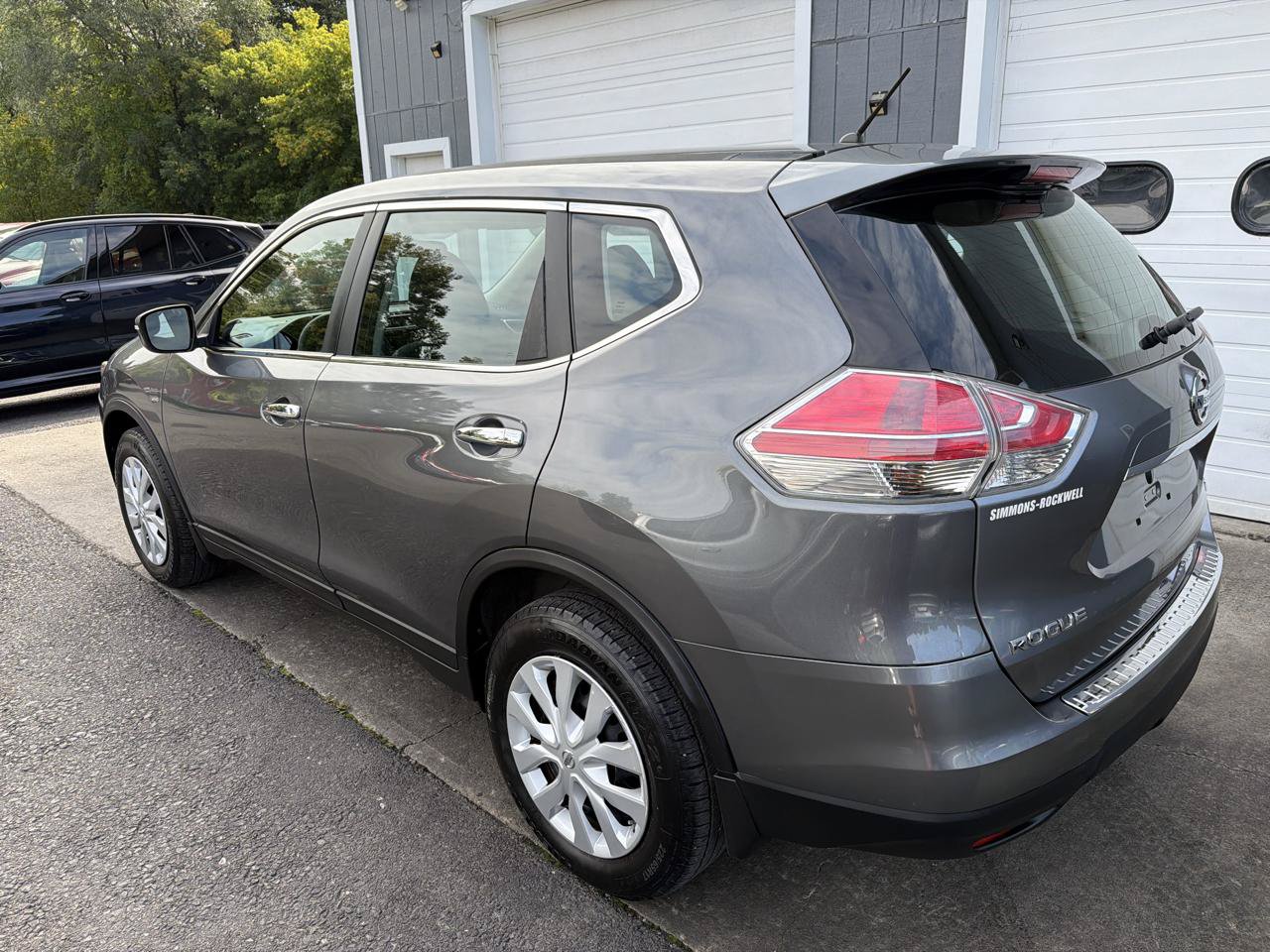 Used 2014 Nissan Rogue S AWD/4WD image 6