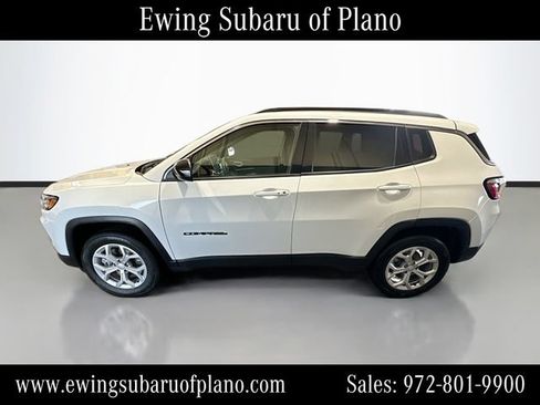 Used 2024 Jeep Compass Latitude AWD/4WD image 4