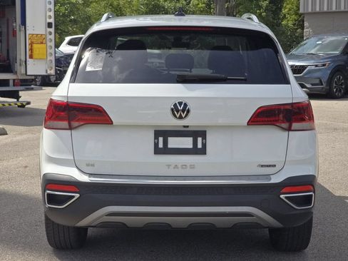 Used 2023 Volkswagen Taos SE w/ Panoramic Sunroof Package AWD/4WD image 14