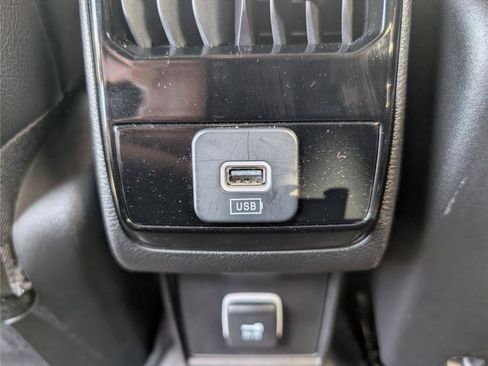 Used 2022 Jeep Compass Latitude AWD/4WD image 16