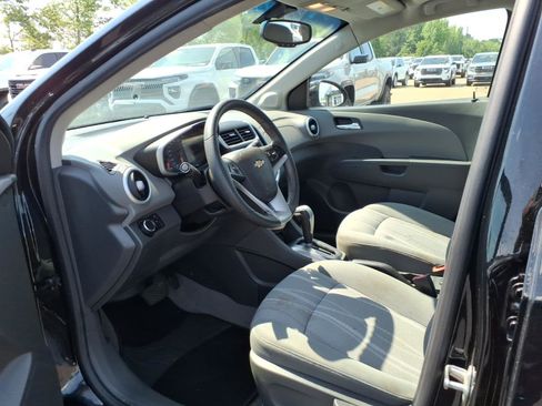 Used 2020 Chevrolet Sonic LT FWD image 20