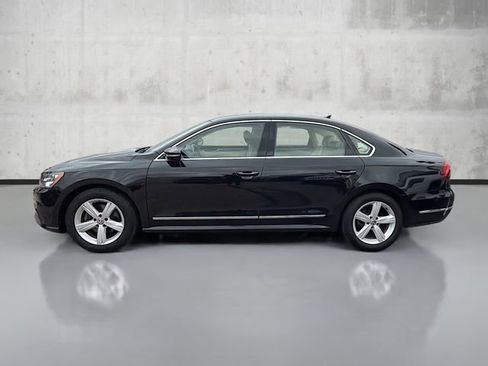 Used 2017 Volkswagen Passat 1.8T SE image 8