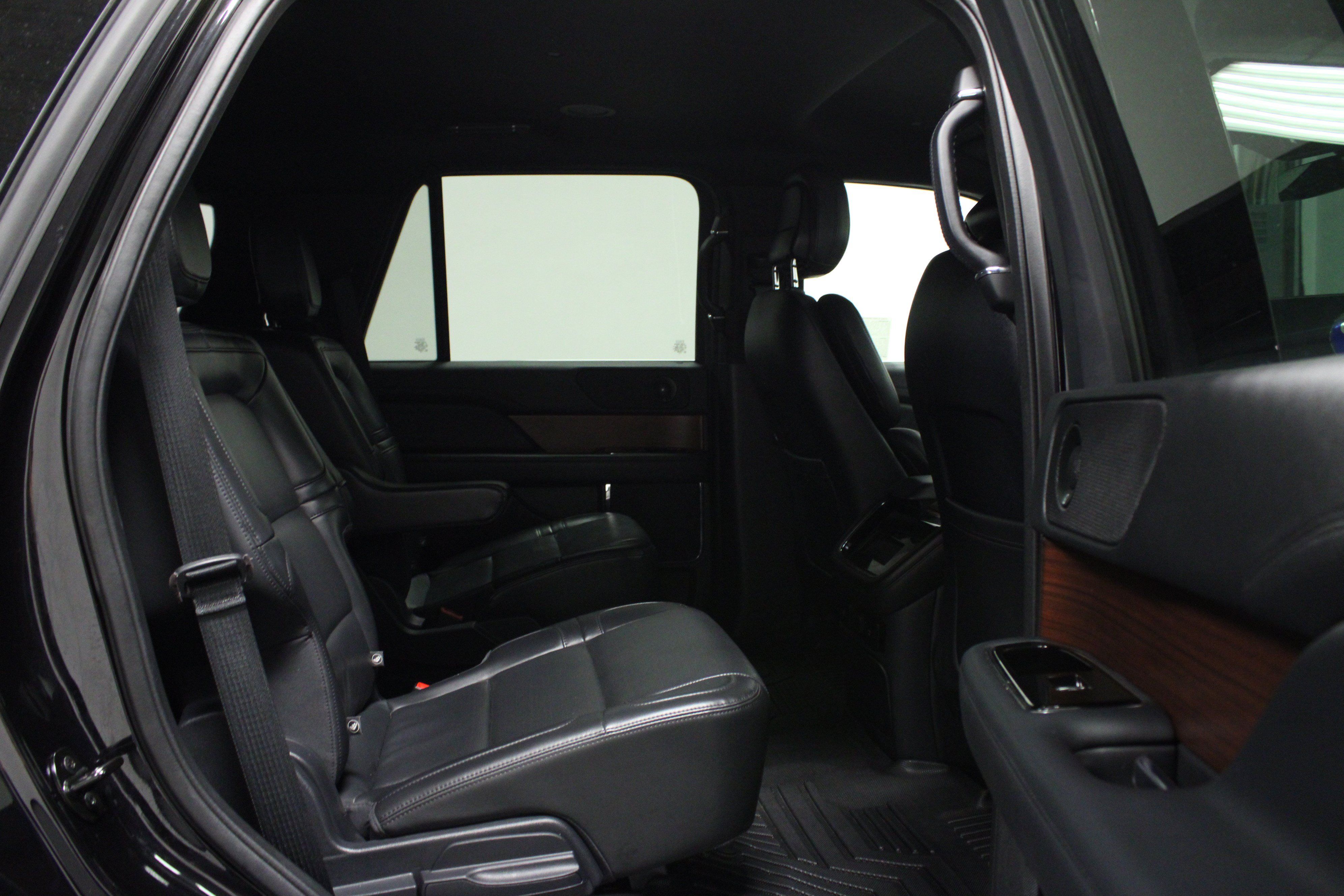 Used 2023 Lincoln Navigator 2WD image 16