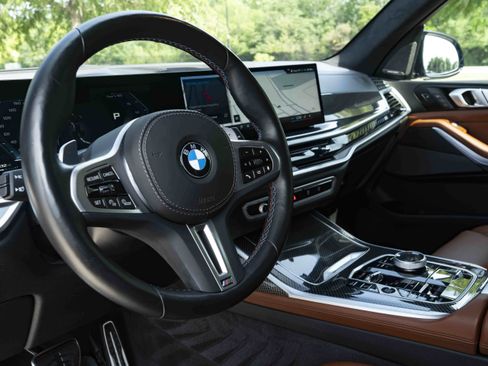 Used 2025 BMW X7 M60i AWD/4WD image 18