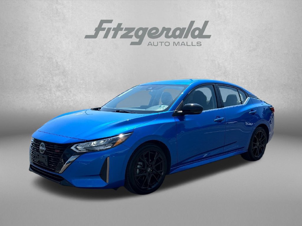 Used 2025 Nissan Sentra SR FWD image 3