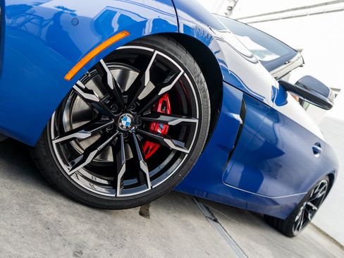 Used 2025 BMW Z4 M40i w/ Edition RWD image 4